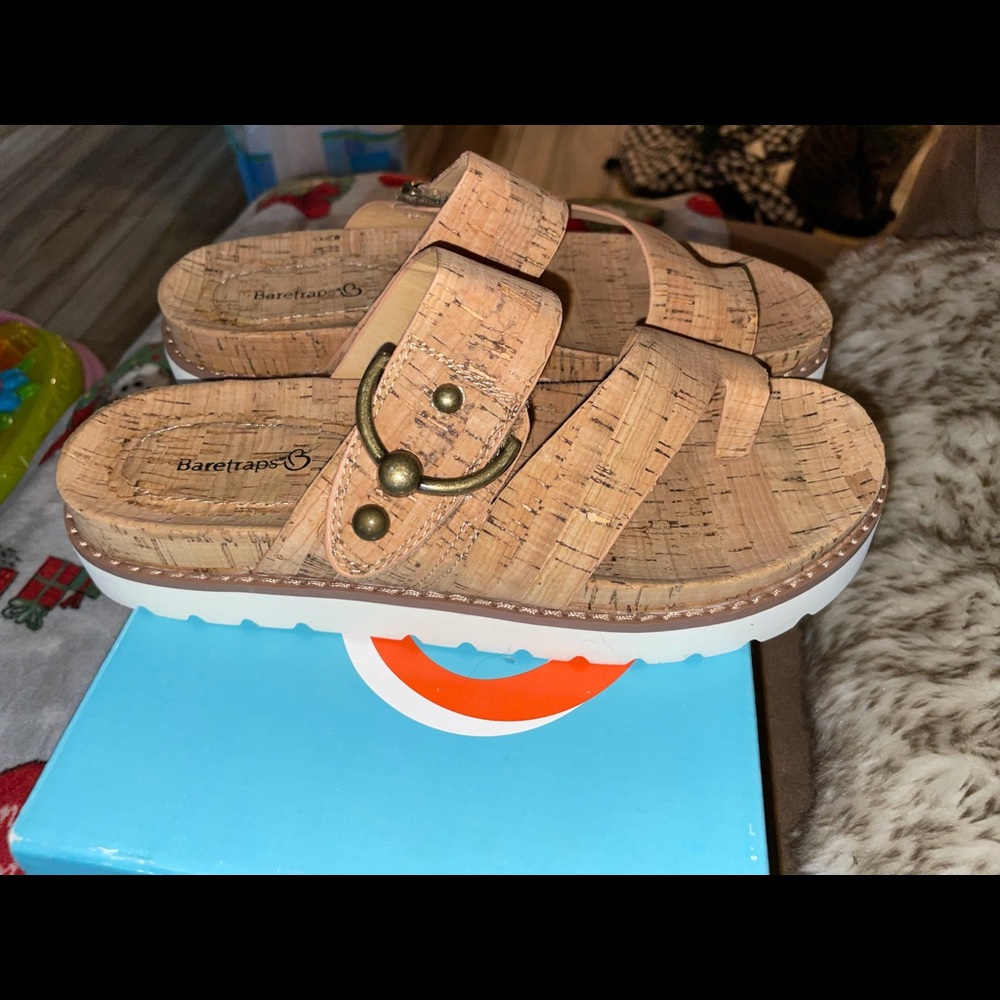 NEVER WORN BARETRAPS TAN + WHITE CORK SANDALS SIZE 9
